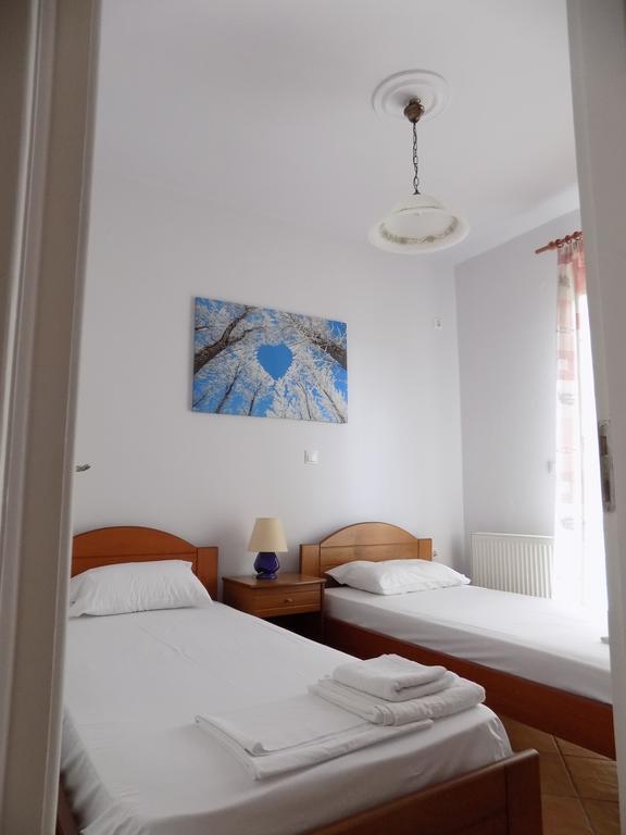 Kolona Apartments Ликсури Екстериор снимка