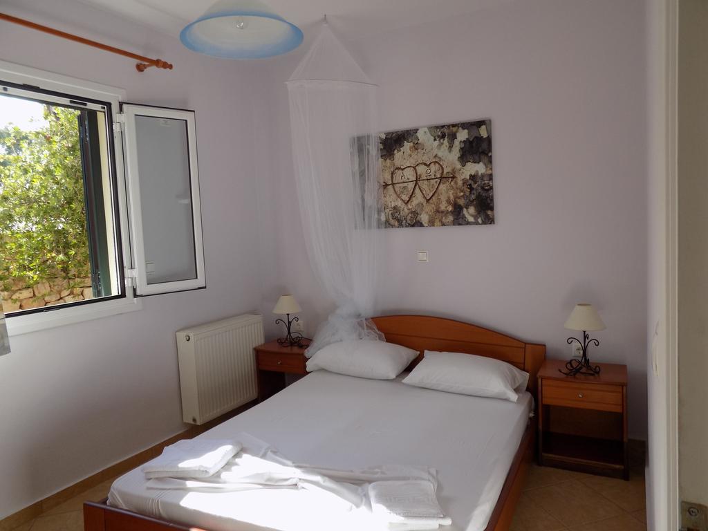 Kolona Apartments Ликсури Екстериор снимка